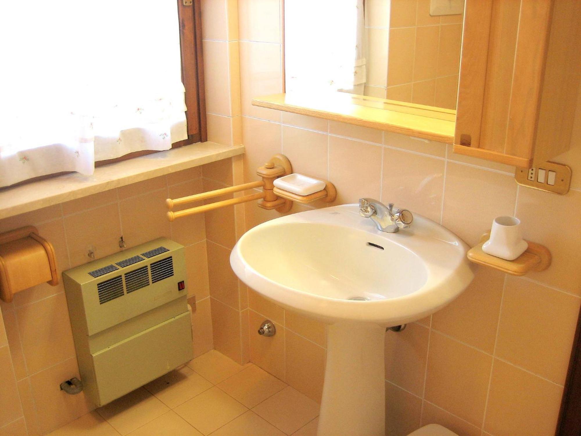 Enticing Holiday Home In Lazise With Swimming Pool Экстерьер фото