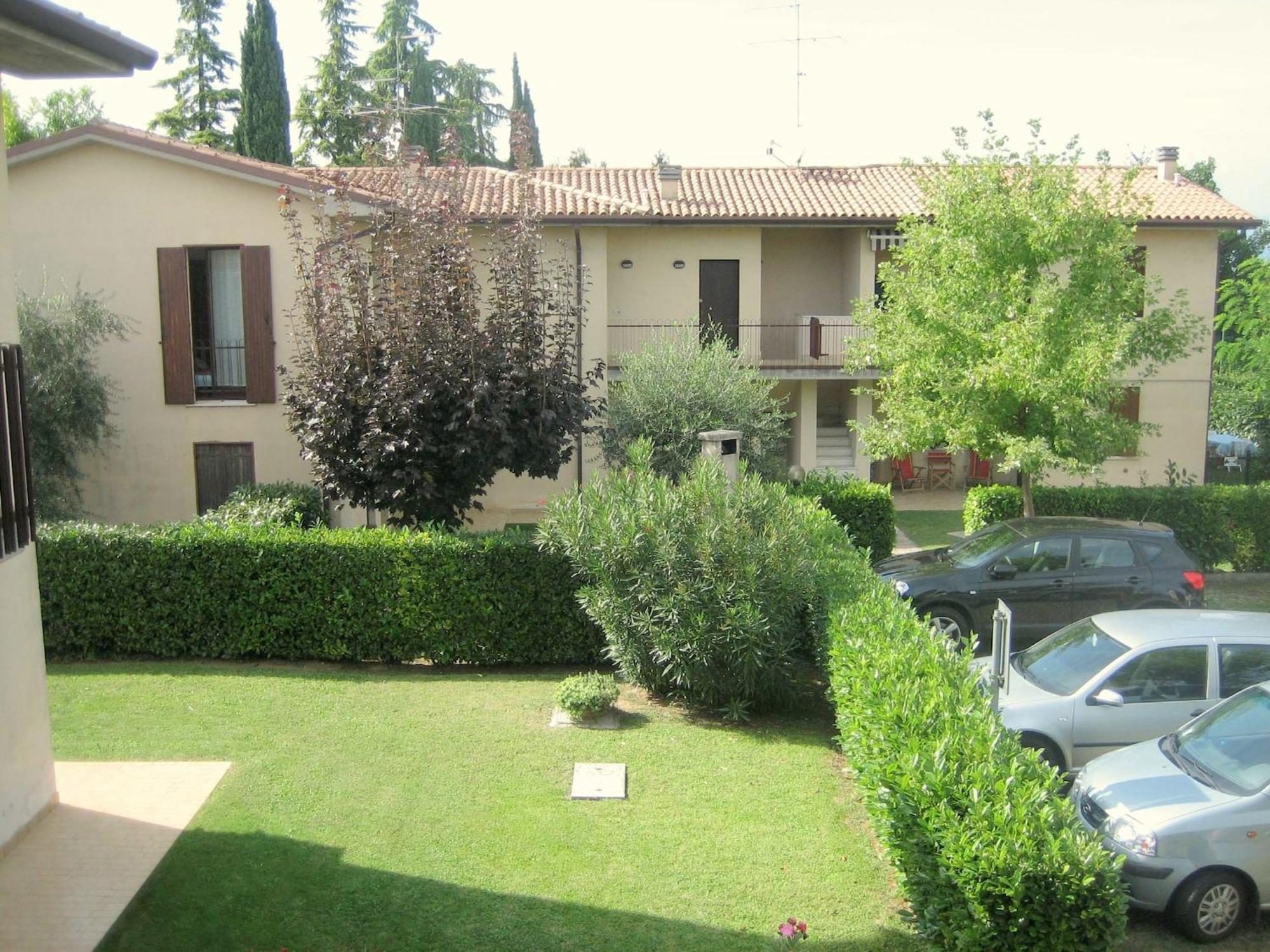 Enticing Holiday Home In Lazise With Swimming Pool Экстерьер фото